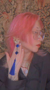 LAPIS HERALD ACRYLIC &amp; METAL EARRINGS (SINGLE)