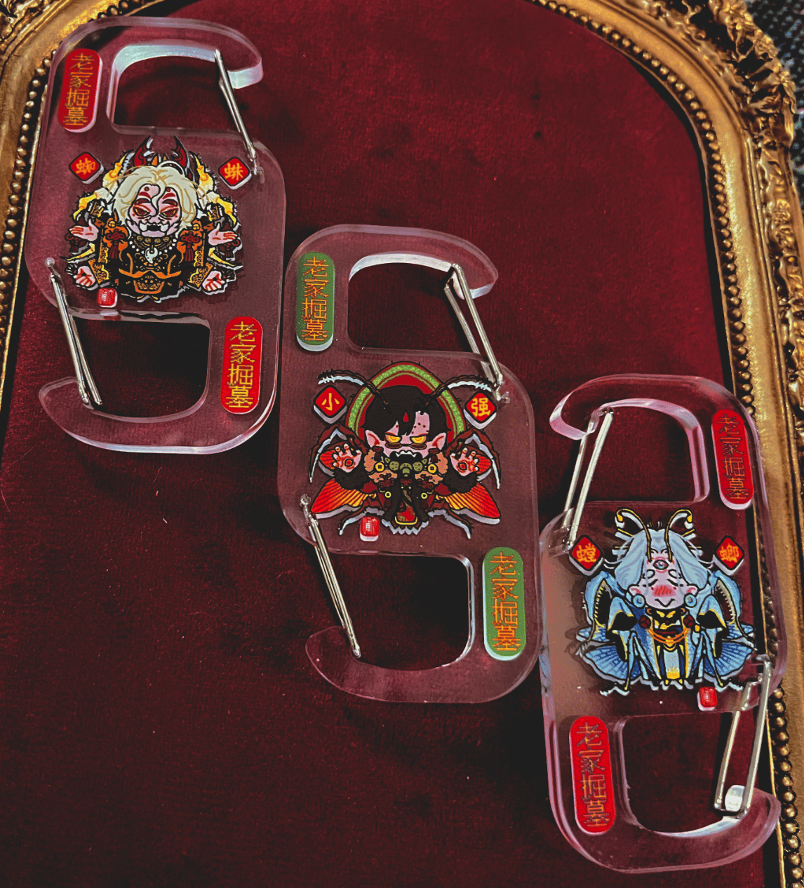 3 KINGS Acrylic CARABINERS