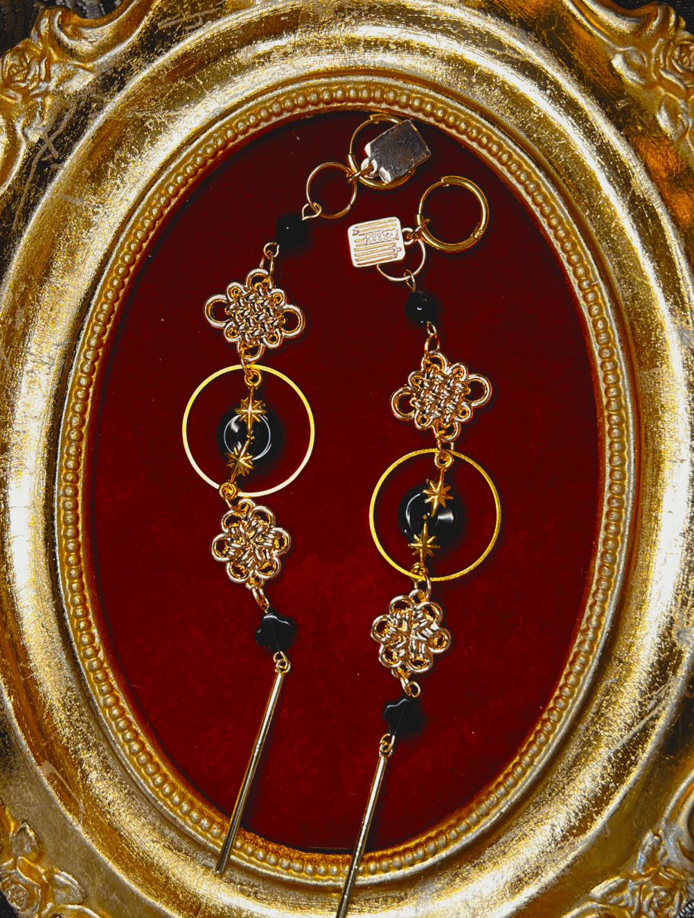 GOLD HERETIC EARRING (single)