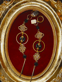 GOLD HERETIC EARRING (single)